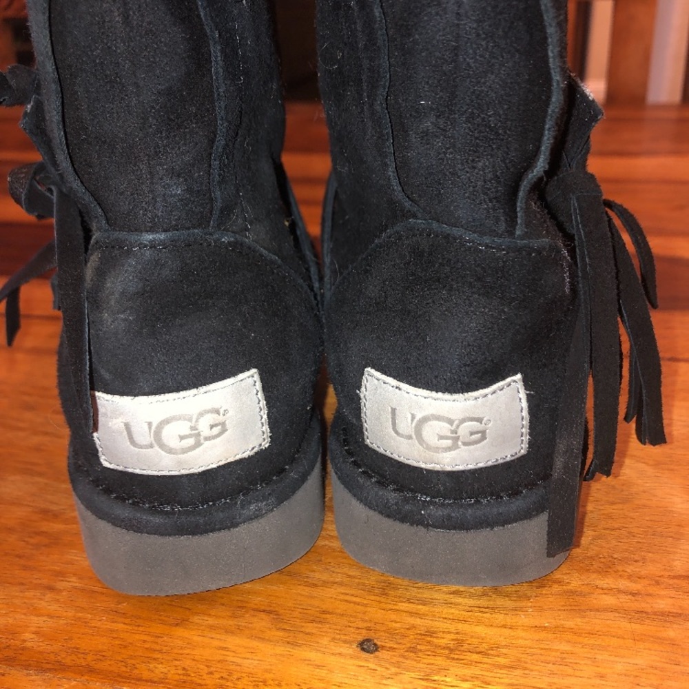 Ugg - image 2